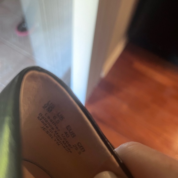 Franco Sarto Jesslyn Leather Pump Size 9.5Rt/9Lft - Picture 7 of 8